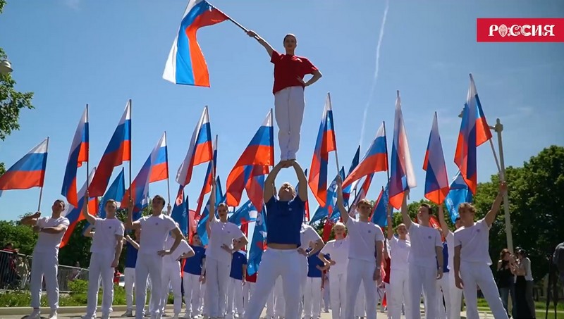 Более двух тысяч спортсменов приняли участие в параде-шествии на Выставке "Россия"!